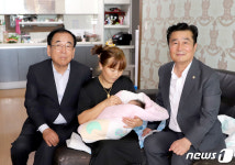 열째아이 출산 축하해요…양육비 3500만원 지원 역대급