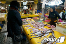 강릉시 유일한 5일장 옥계시장 버스킹공연 등 소통장터로 변모