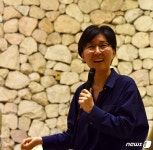 김해시, 작가와의 만남 릴레이 이벤트…작가 8명 참여 
