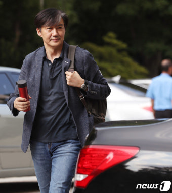 조국 법무부장관 후보자, 집으로
