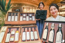 현대百, 명인명촌 론칭 10주년 10년 숙성 선물세트 출시