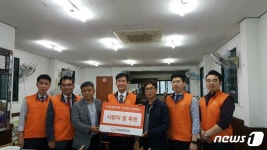 [단신] 갤러리아백화점 진주점, 사랑의 쌀 400kg 후원