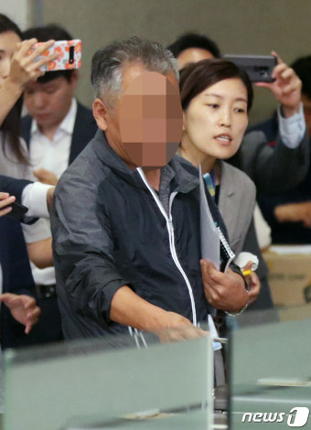 '조국 가족펀드 의혹' 투자사 대표 검찰 소환