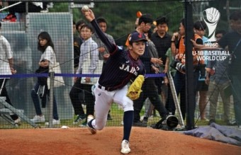 일본 괴물투수 사사키, 1이닝만에 교체…몸상태 '적신호'
