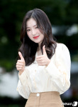 정효빈, 엄지척 미소