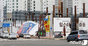 부천 중동 힐스테이트 공사장 가림막 쓰러져