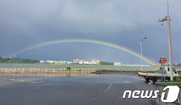 광양제철소 인근 하늘에 뜬 희망의 무지개