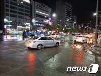 추석 물난리 인덕원역 사거리 차도 15일 저녁 늦게 임시개통
