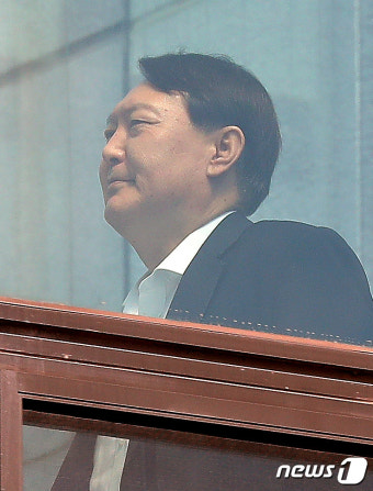 윤석열 검찰총장 '입 꾹’