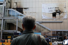 제일평화시장 지하신관스넥 | 검게 그을린 제일평화시장 '장사 재개는 언제쯤?'
