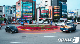 산뜻해진 경관, 차량 정체 없는 도로…확 달라진 영동읍