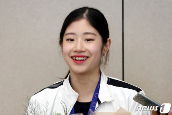 주니어 GP 연속우승 피겨 이해인 '미소 활짝'
