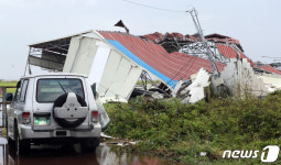 태풍 마탁 돌풍에 무너진 마사