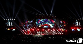 화려한 무대 광양 K-POP 슈퍼콘서트