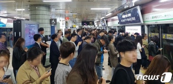 2호선 '신호 장애' 출근길 혼잡 계속