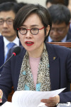 [국감]답변하는 최경숙 원장