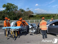 제주 강정동서 차량 3대 정면충돌·추돌…3명 다쳐