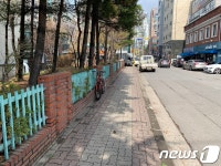 영등포구, 아파트 노후담장 허물어 푸른 숲길로 탈바꿈