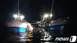울진 앞바다 바다목장서 불법 조업…선장 2명 검거
