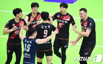 '가빈 30점' 남자배구 한국전력, 현대캐피탈 상대로만 2승째