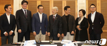 웃음꽃 핀 IT 기업 간담회