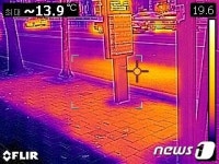 서초구, 버스정류장 주변 전국 최초 보도 열선 설치