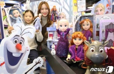 겨울왕국 궁전과 주인공이 여기에!