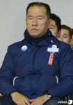 개표 지켜보는 유상구 현대중공업 노조위원장 후보