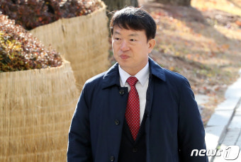 법정 향하는 강신명 전 경찰청장