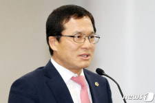 축사하는 이용재 전남도의장