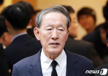 김우중 전 회장 빈소 나서는 허창수 전경련 회장