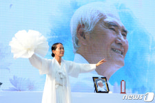 오종렬 진보연대 의장 광주 망월묘역 영면