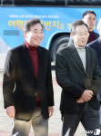 송하진 전북도지사와 대화 나누는 이낙연 총리