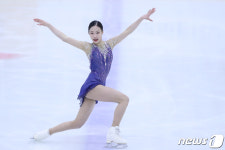 유영 매혹적인 눈빛