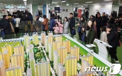 창원월영 마린애시앙 홍보관 후끈한 분양 열기