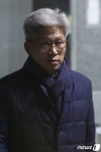 검찰 조사 마친 송병기 부시장