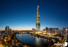 롯데월드타워, 2020명 고객들과 함께하는 새해 카운트다운 열어