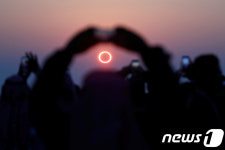해와 달이 빚은 우주의 장관…아듀 2019년 금환일식