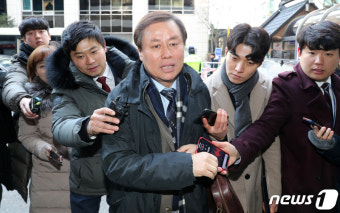 민주당 전략공천관리위 첫 회의 참석하는 도종환 위원장