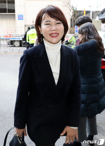 전략공천관리위원회 첫 회의 참석하는 전현희 의원