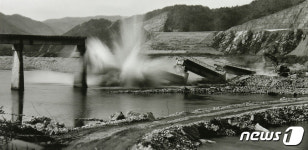 용담호 사진문화관 19일부터 고향이 무너집니다 전시회