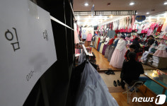 설날에도 한복 안 입어…대전 중앙시장 한복거리 한숨