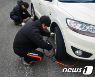 설 연휴 장거리 운전 블랙 아이스의 위협…타이어 점검 필수
