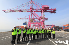 정세균 총리, 한국수출 파이팅