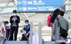 위생관리에 힘쓰는 인천공항