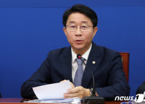 발언하는 조정식 정책위의장