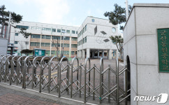 신종 코로나바이러스 감염증 확산 우려에 군산동원중학교 휴업