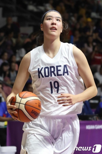여자농구, 12년만에 올림픽 도전 시작…박지수 믿는다