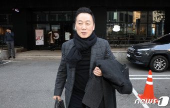 공천위 결과 기다리는 정봉주 전 의원