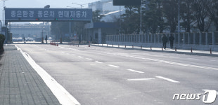 한산한 모습 보이는 현대자동차 명촌정문